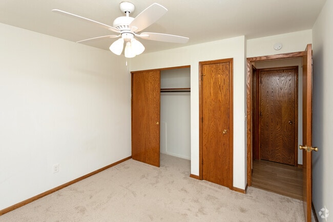 1BR, 1BA - 625 – 900SF