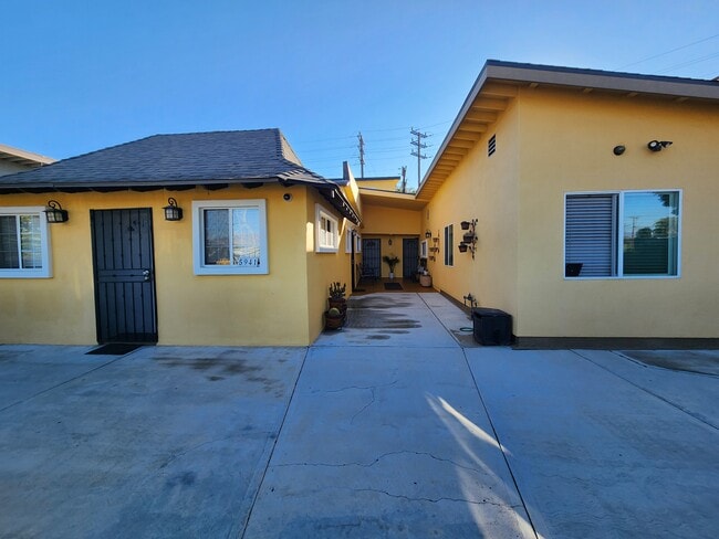 Photo - 5941 Whitnall Hwy