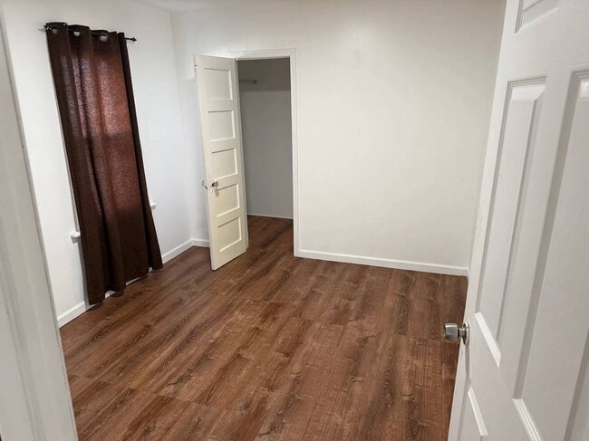 Photo - 308 E 8th St