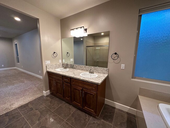 Photo - 4 Bedroom 2.5 Bath Foresthill rental oppor...