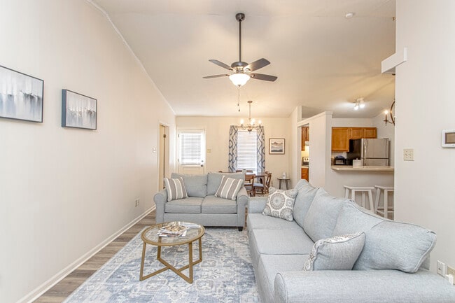 Photo - 20 Woodhill Dr