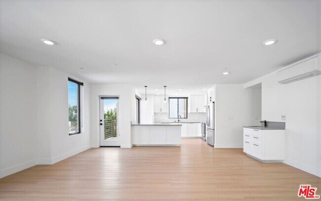 Photo - 1261 Stoner Ave Unit 202