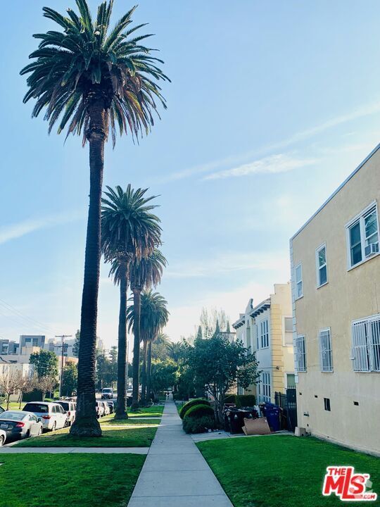 Building Photo - 1833 Normandie Ave Rental