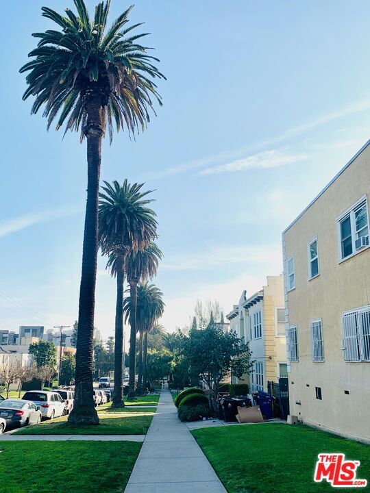 Building Photo - 1833 Normandie Ave Unit 109-109 Rental