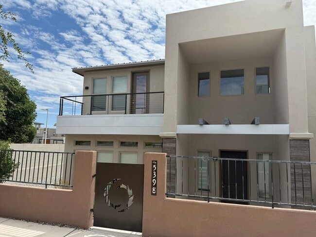 AMAZING CUSTOM HOME IN MARIPOSA - AMAZING CUSTOM HOME IN MARIPOSA