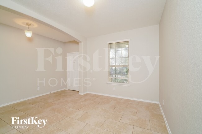 Photo - 500 Stonebrook Dr