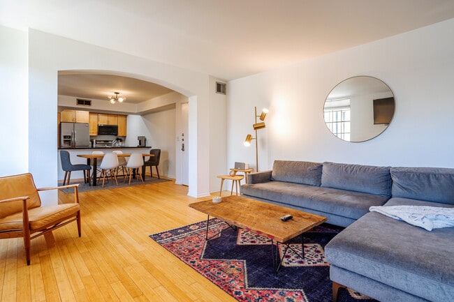 Photo - 740 N Kings Rd Unit 318