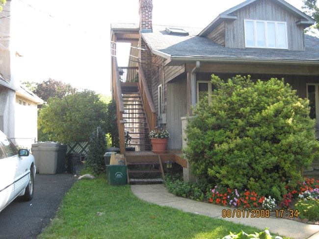 Building Photo - 300 Inman Terrace Unit FL2