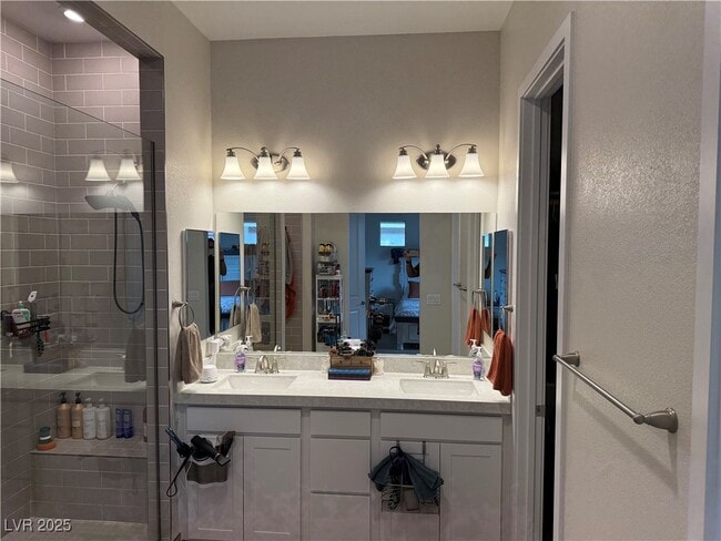 Photo - 815 Eaton Fls St