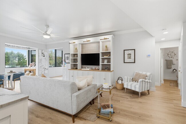 Photo - 150 SE Four Winds Dr Unit # B208