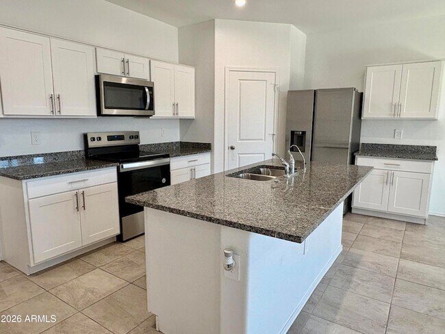 1575 E Lardner Dr