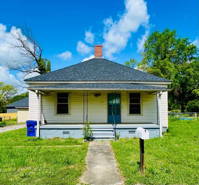 Building Photo - 382 Wesley St Rental