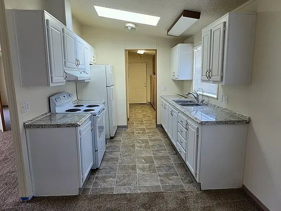 Photo - "Charming 4-Bedroom Retreat with Cozy Fireplace in Woodburn – 1900 Sq Ft of Comfort!"