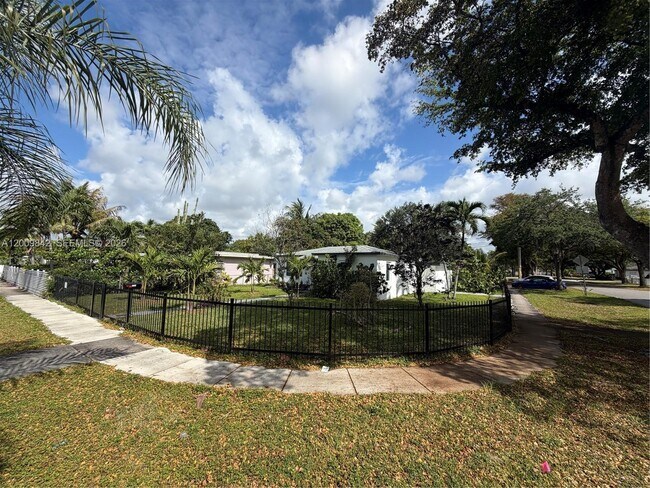 Photo - 1005 NW 123rd St