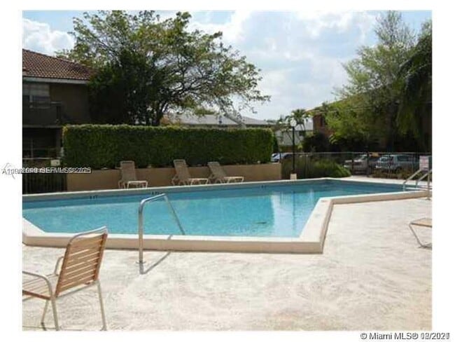 Photo - 758 NW 103rd Terrace Unidad 201