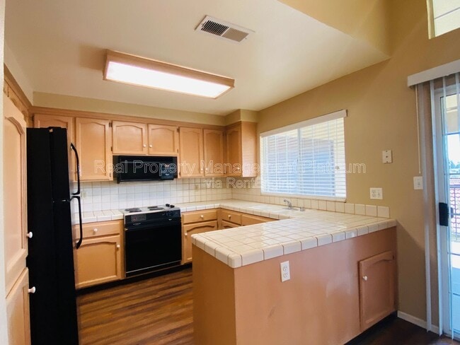 Photo - 8153 N Cedar Ave Unit Apt 212