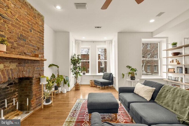 Photo - 1017 Monroe St NW Unit #2