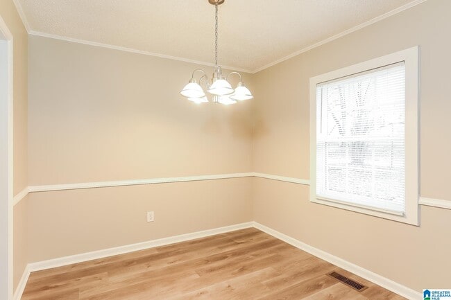 Photo - 637 16th Ave NW