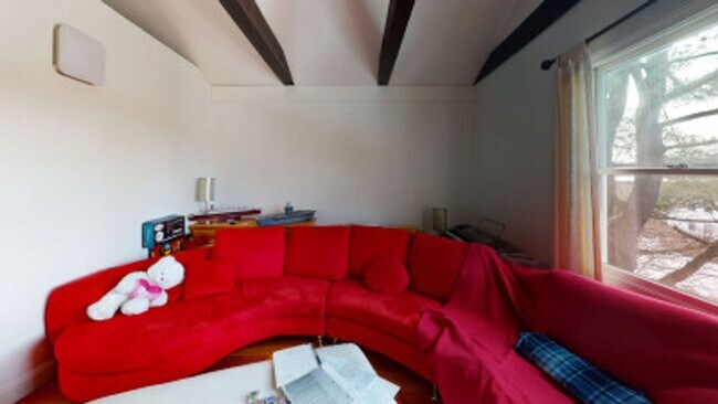 Photo - Luxury Townhouse with Chef's Kitchen, Central Air & 3-Car Parking