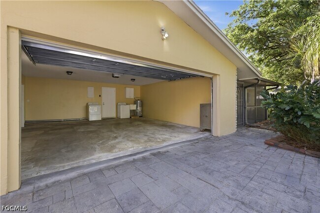 Photo - 4652 Siesta Cir