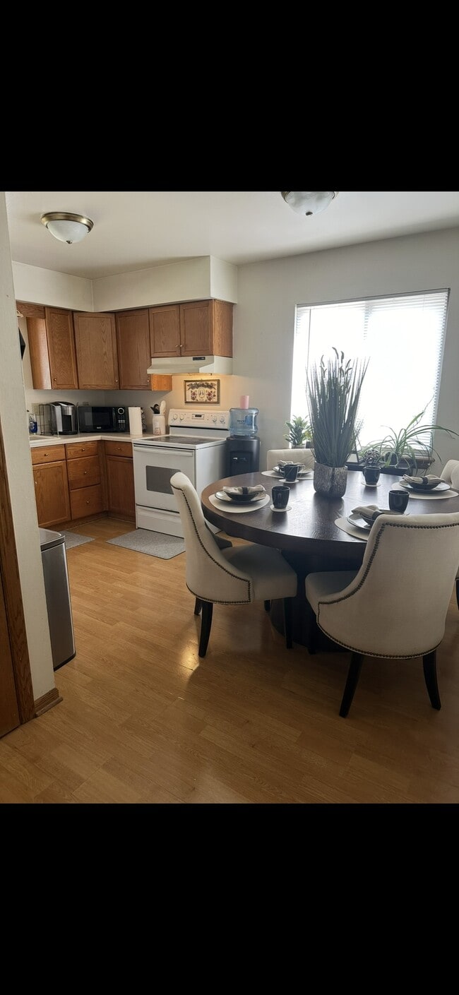 Photo - 5013 N 106th St