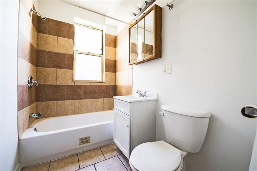 Photo - 7120 S East End