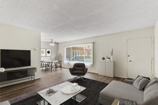 Photo - Warwick Square