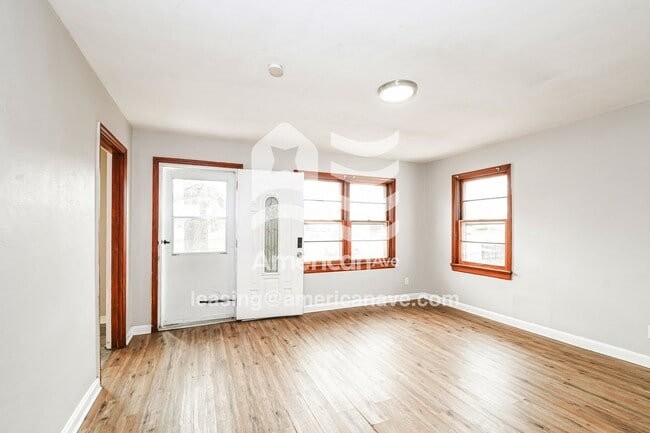 Photo - 1143 Charbonier Rd