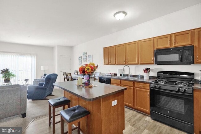 Building Photo - 113 Legacy Blvd Unit 300