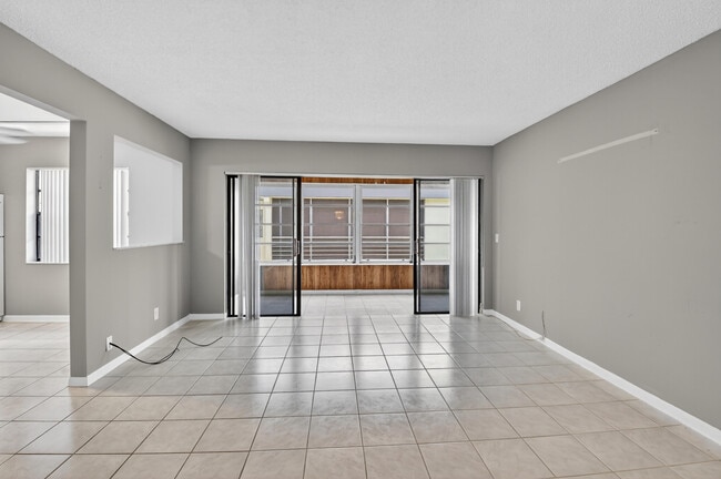 Building Photo - 526 Piedmont K Rental