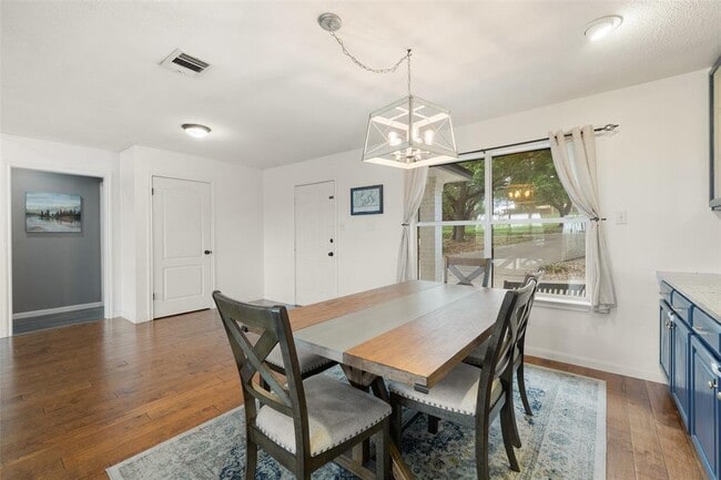 Photo - 2819 Declaration Cir