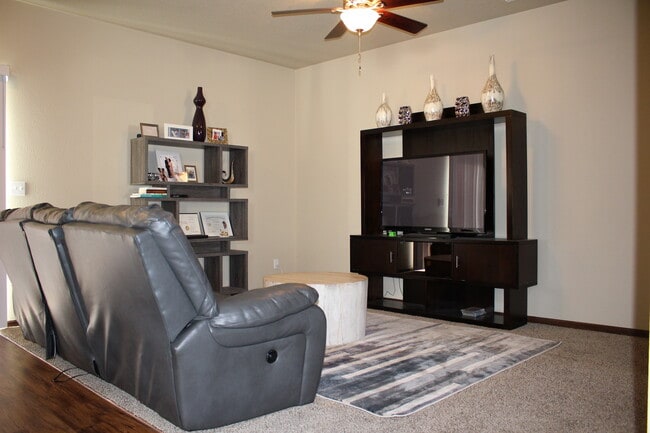 Photo - 3720 Ravenwood Cir