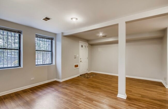 Photo - 722 S Oakley Blvd Unit 1