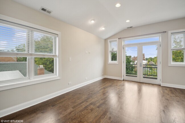 Photo - 3519 W Medill Ave Unit 3