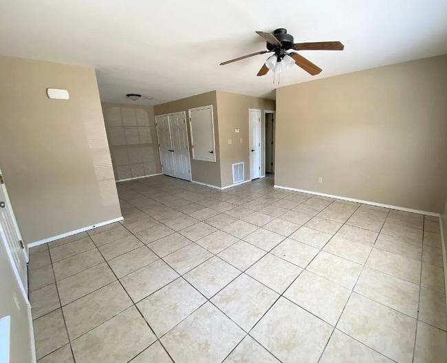 Building Photo - 417 S Vine St Rental
