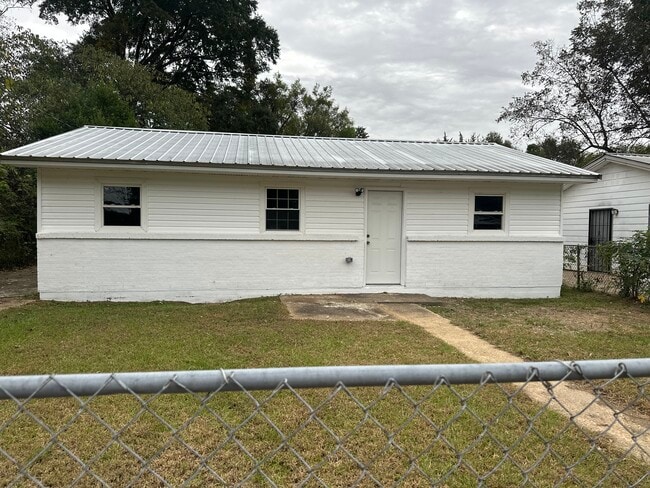 Building Photo - 141 W Michigan Ave