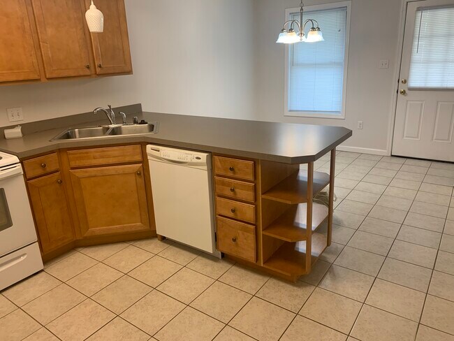 Photo - 1035 Brooklyn Blvd Unidad 1035