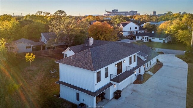 Photo - Historic District Gem! 4/3.5 Home Less tha...