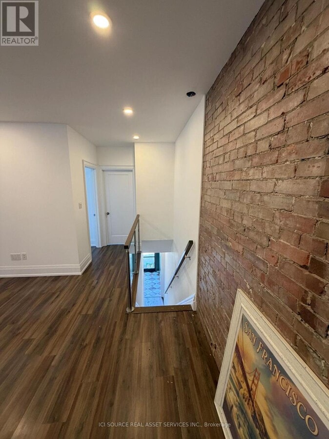 Photo - 779 St Clair Ave W
