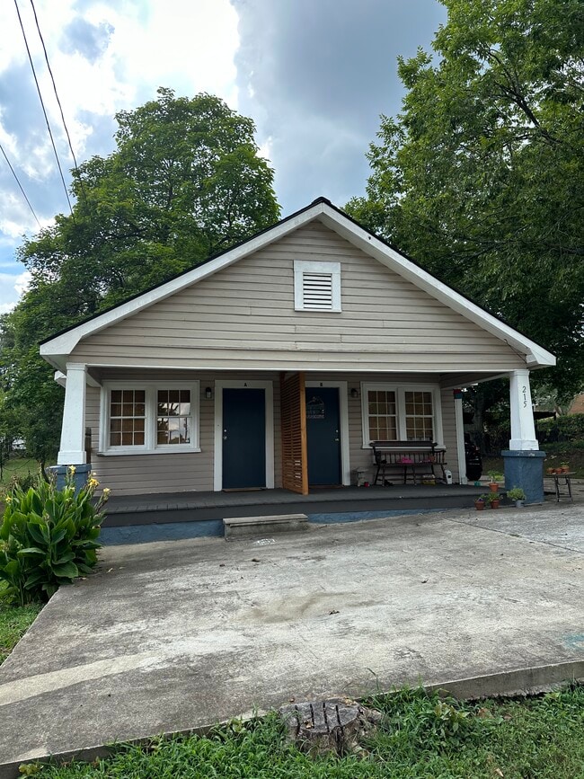 Photo - 215 Hood St Unit B