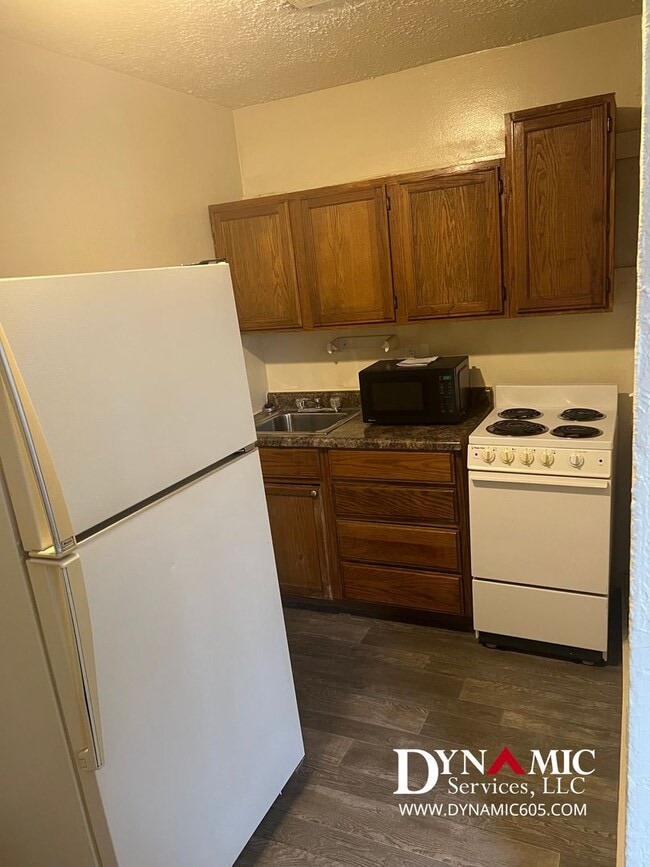 Photo - Upper Level 1BD/1BA Apartment - Tenant Pay... Unidad Apt. 2