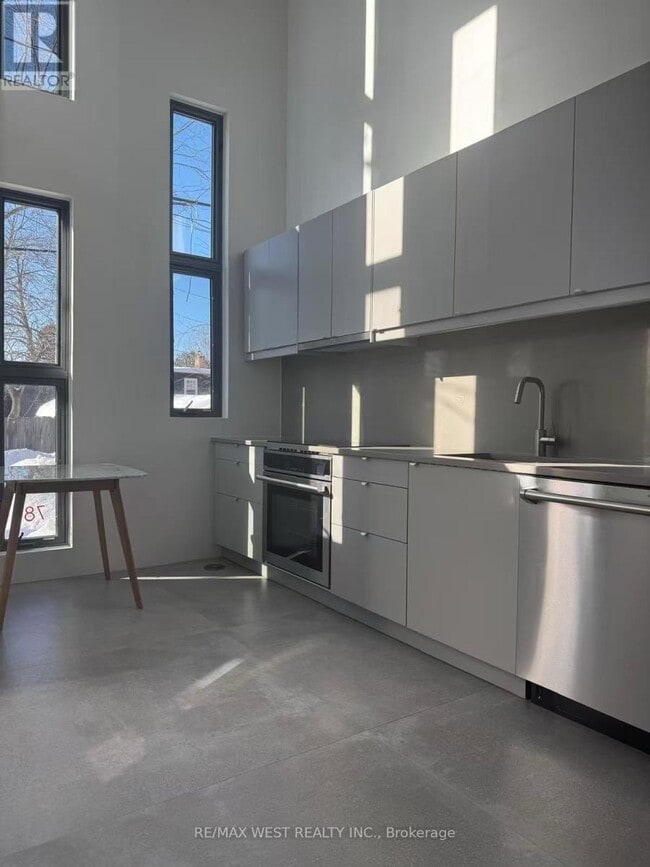 Photo - 781 Craven Rd