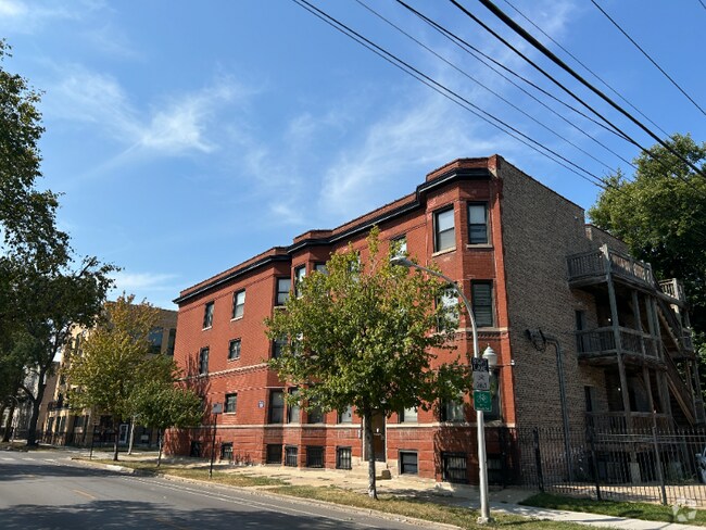 Building Photo - 1140 E Marquette Rd Rental
