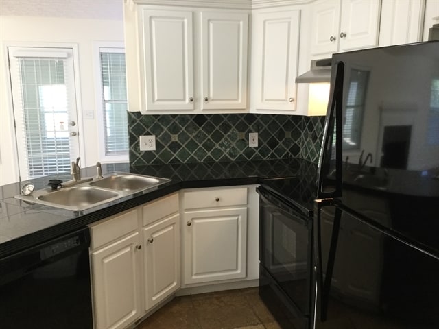 Photo - 677 New England Way