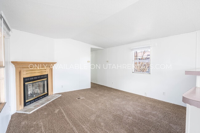 Photo - 440 W Main St