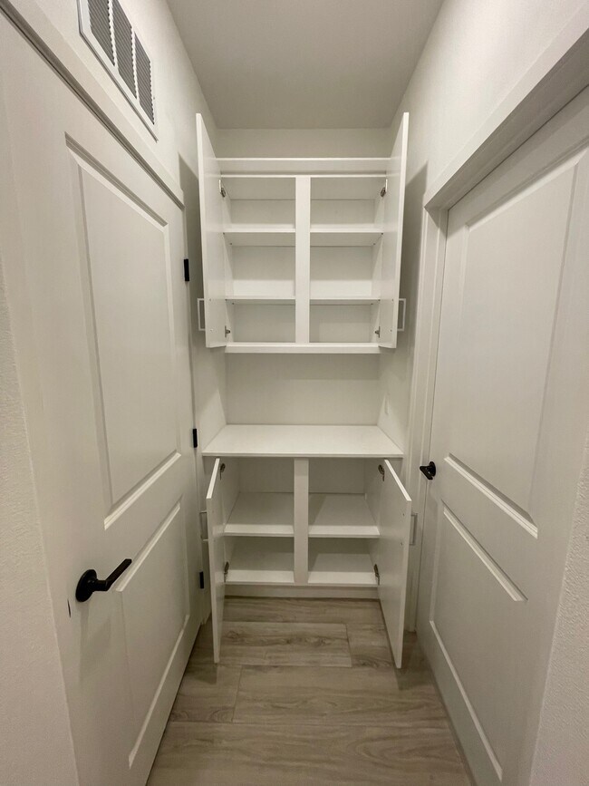 Photo - 7941 Belluno Wy