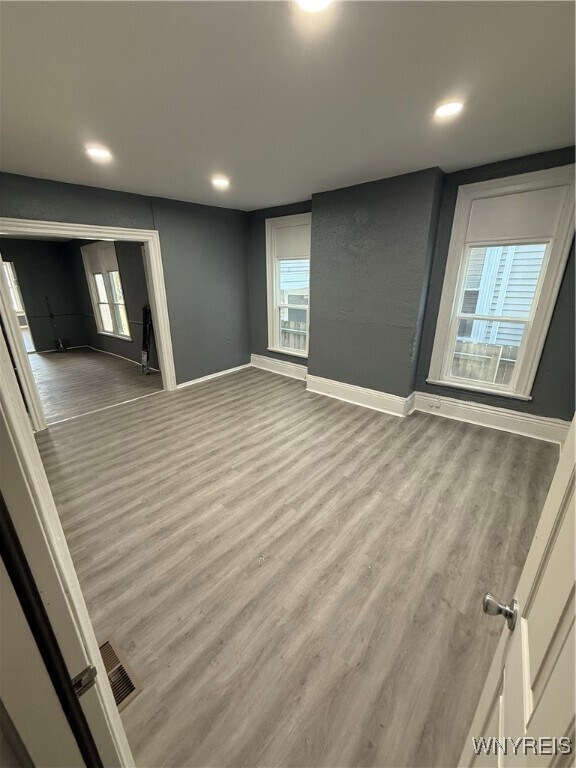 Photo - 453 W Ferry St