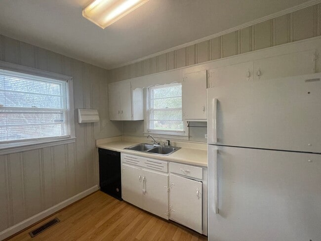 Photo - 25 Hollis St