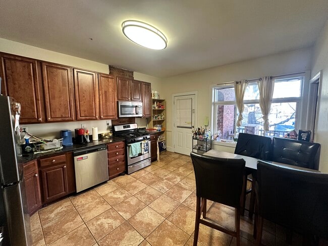 Photo - 71 Pontiac St Unit 2