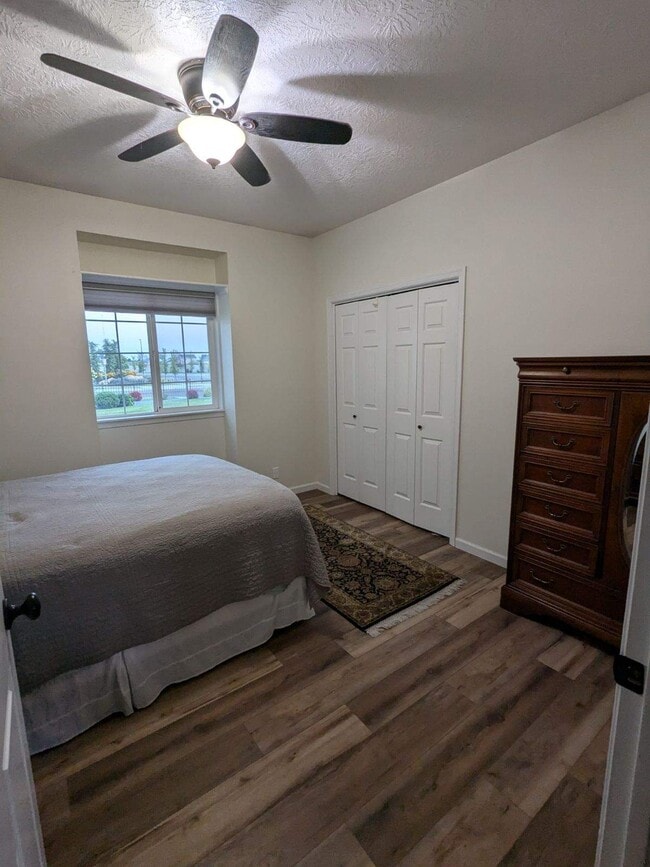 Photo - 388 W Harris St